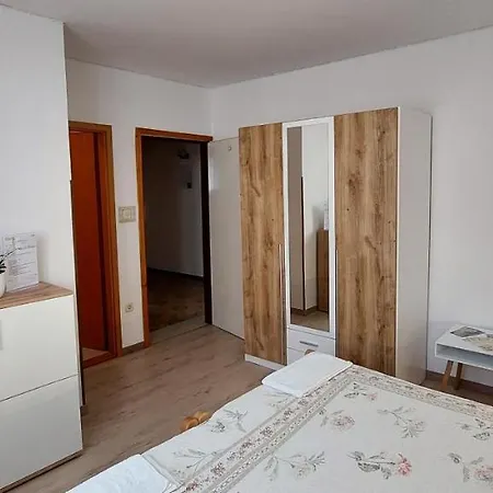 Eta Guest house *