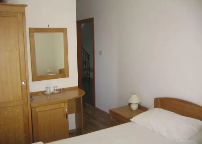 Eta Πανσιόν Cres