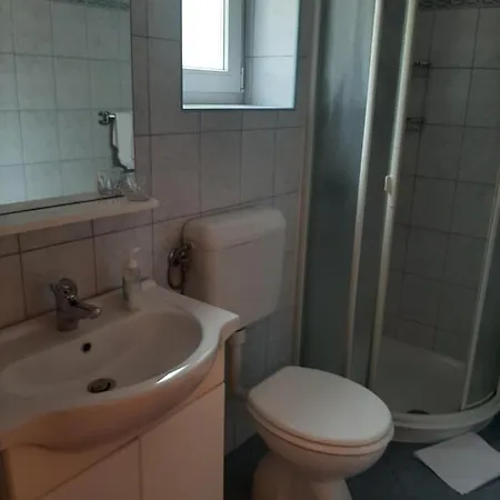 בית הארחה Eta קרס